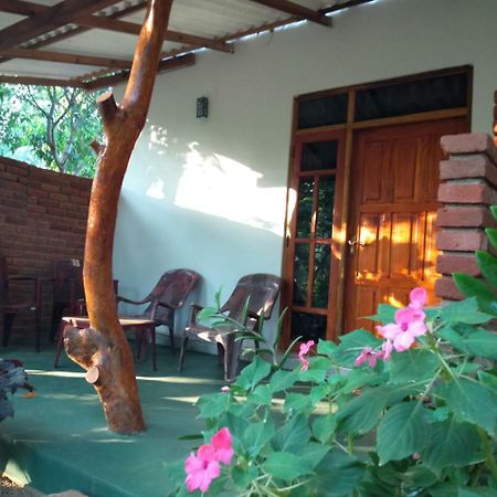 Amaya River Side Homestay Σιγκιρίγια Εξωτερικό φωτογραφία